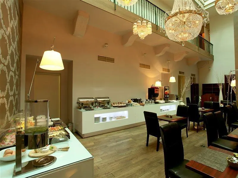 Friday Hotel Prague 4*,